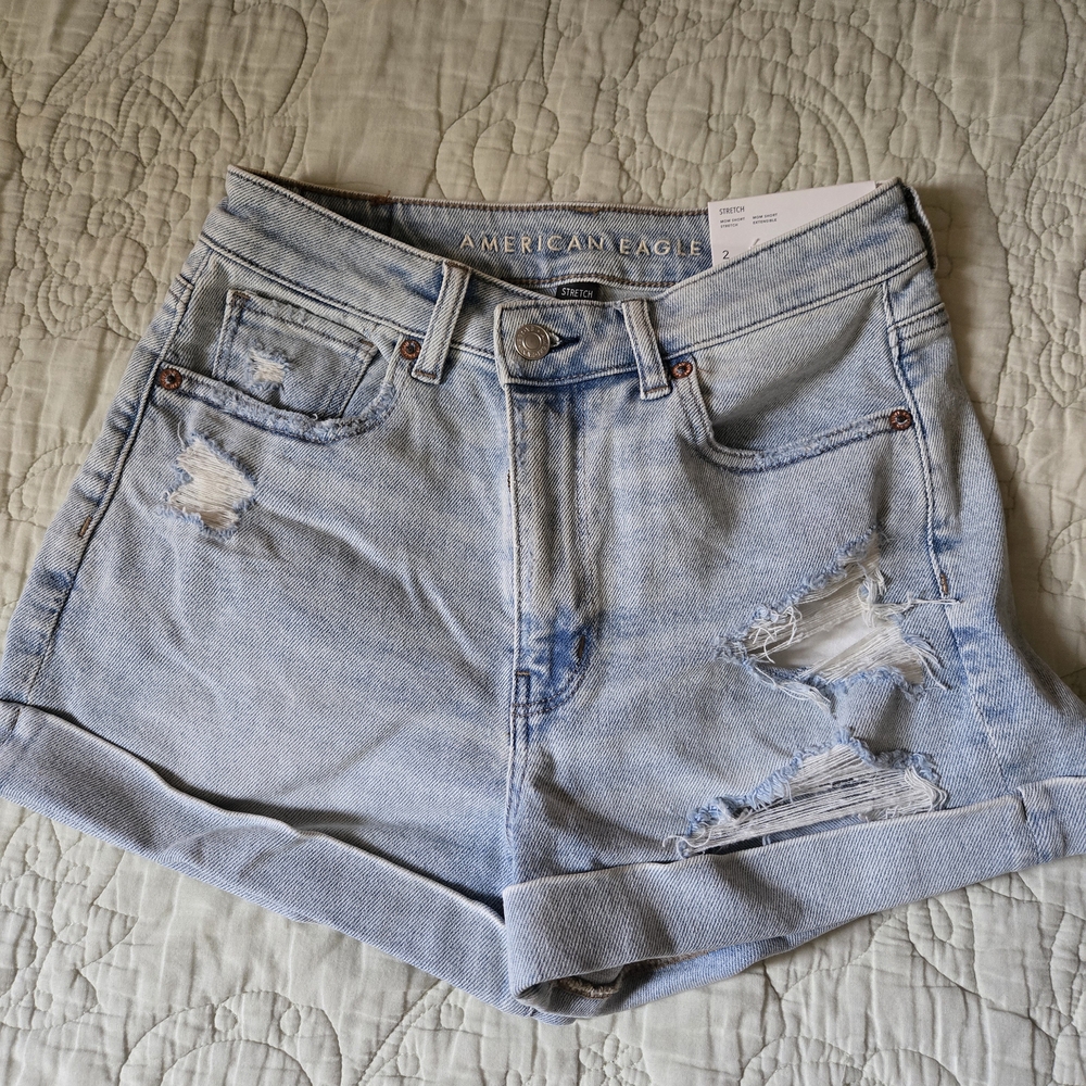 American Eagle Outfitters High Rise Mom Short StretchLight Blue Distressed Denim
